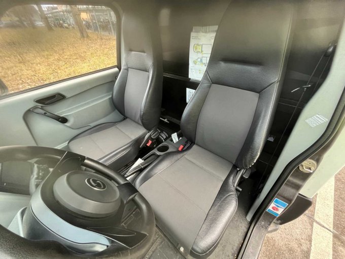 Fahrer- und Beifahrersitz