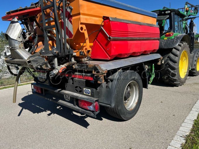 Streuanhänger hinten rechts