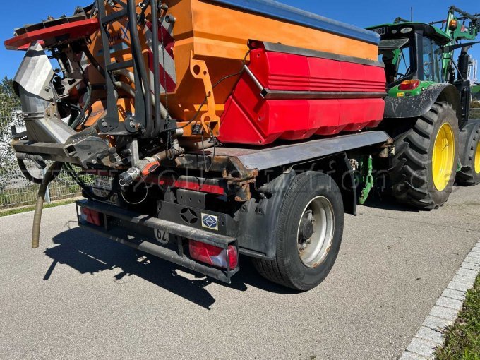 Streuanhänger hinten rechts