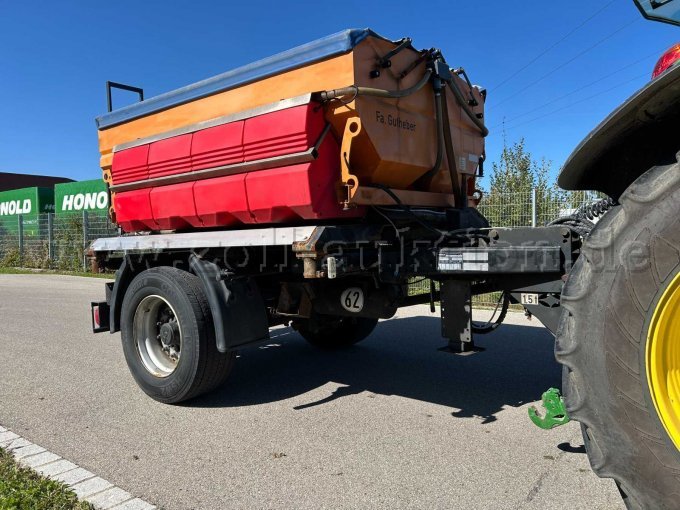 Streuanhänger vorne rechts