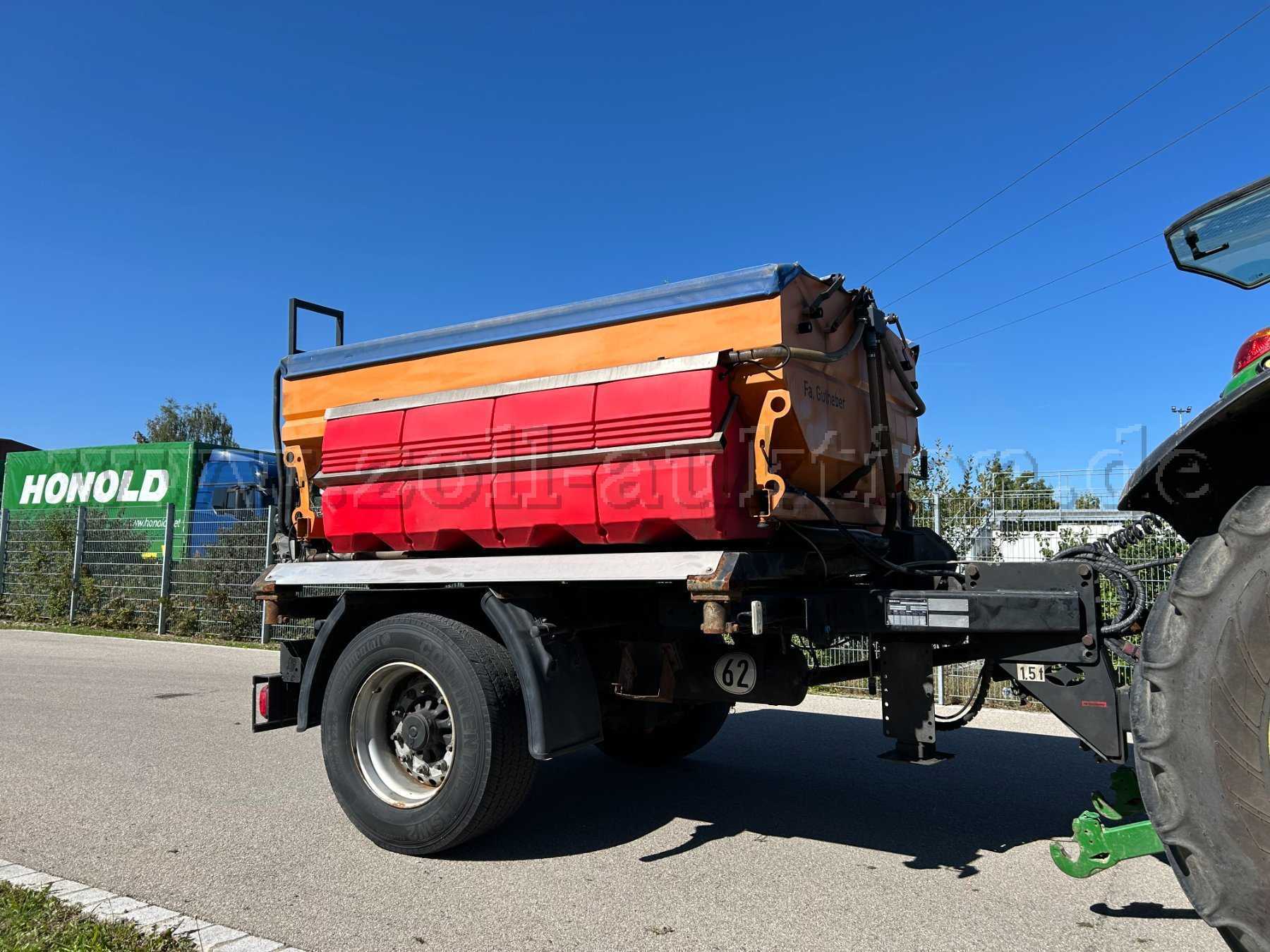 Streuanhänger rechts vorne