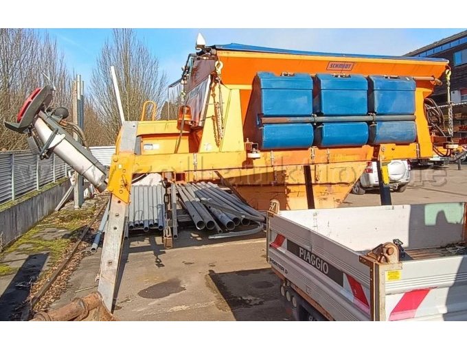 Streuer von der rechten Seite