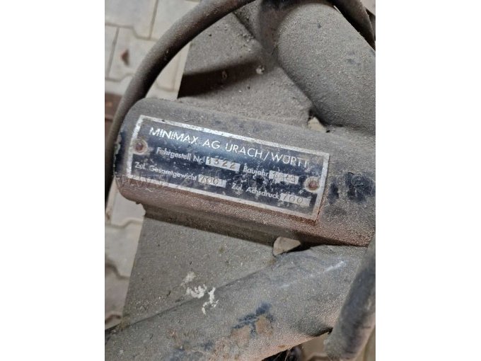 1 Stromaggregat Minimax AG Zugmaul 205/DZ !!! DEFEKT !!! – foto 4 – kavel bij Zoll-Auktion, Garrel