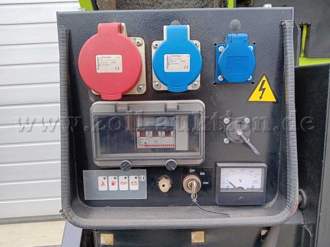 Bedienfeld / Sicherungen / Starter / Volmeter
