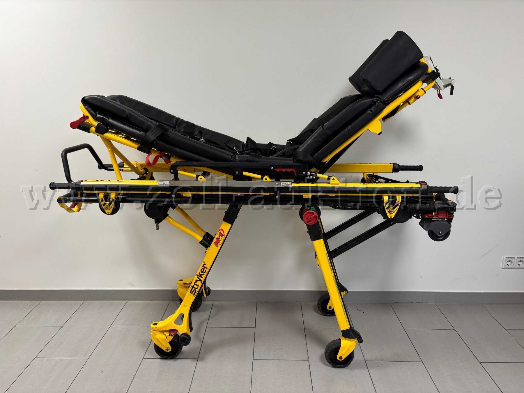 Stryker M1 Fahrtrage mit Liegefläche und Fußteil