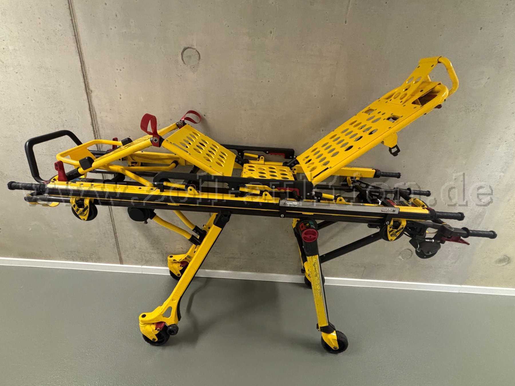 Stryker Trage M1 Fahrgestellt gesamt mit Gebrauchsspuren