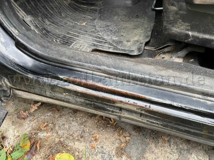 Roststellen Schweller Fahrertür