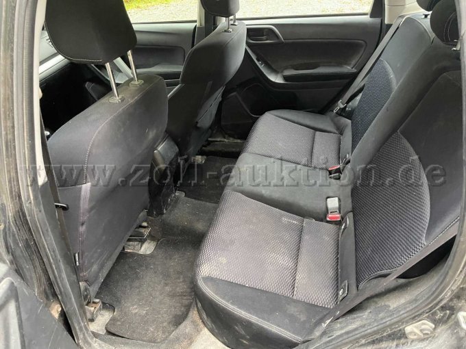 Einstieg Fahrerseite hinten