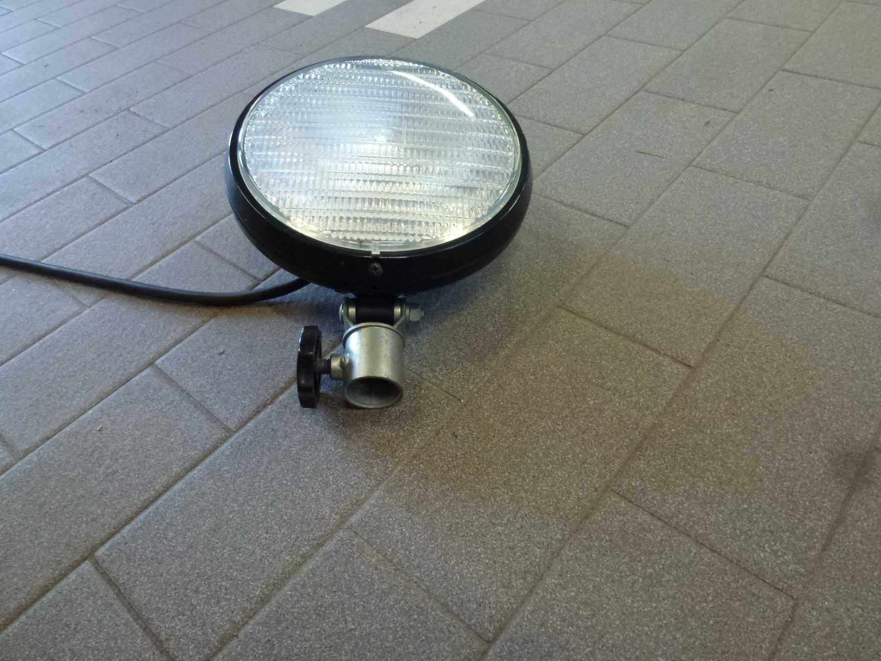 Suchscheinwerfer Feuerwehr