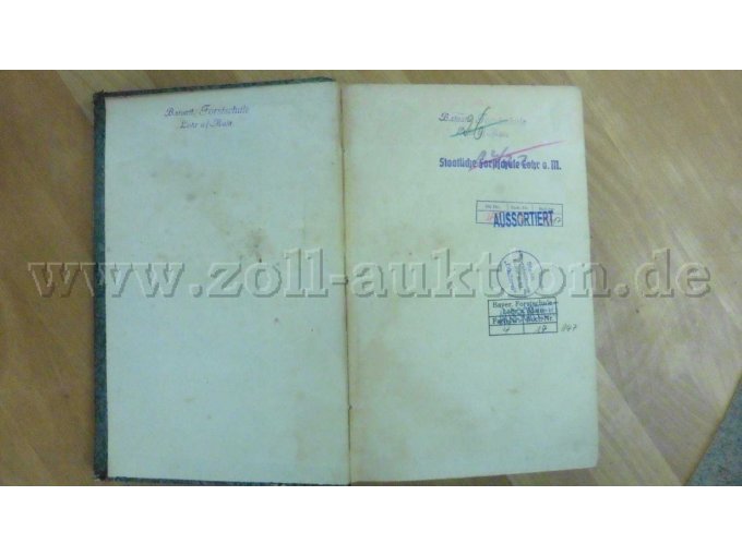 Buchdeckelinnenseite vorne mit Stempel