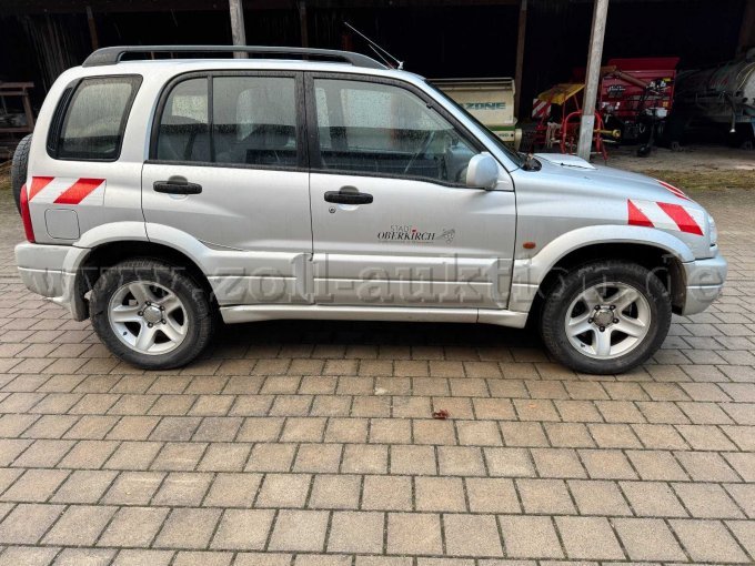 Suzuki Grand Vitara rechte Fahrzeugseite