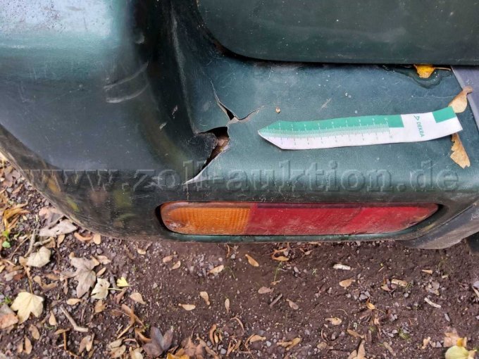 Stoßfänger hinten gebrochen