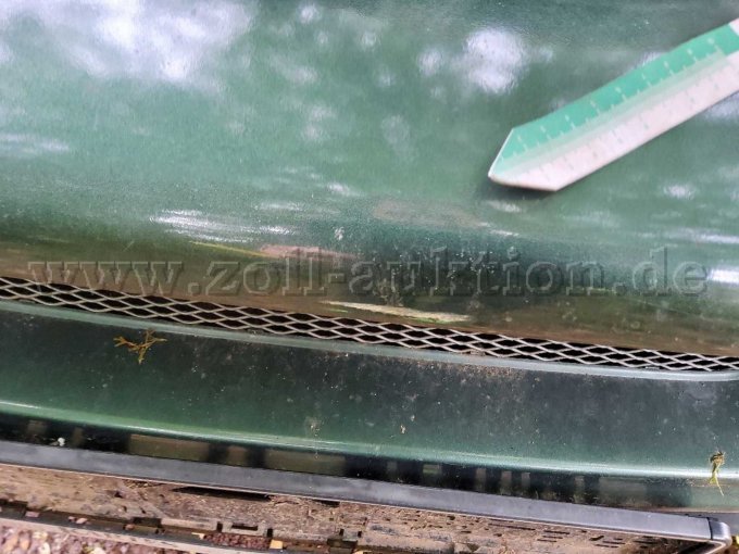 Stoßfänger vorne verschrammt