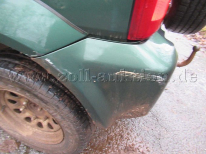 beschädigte Stoßstange