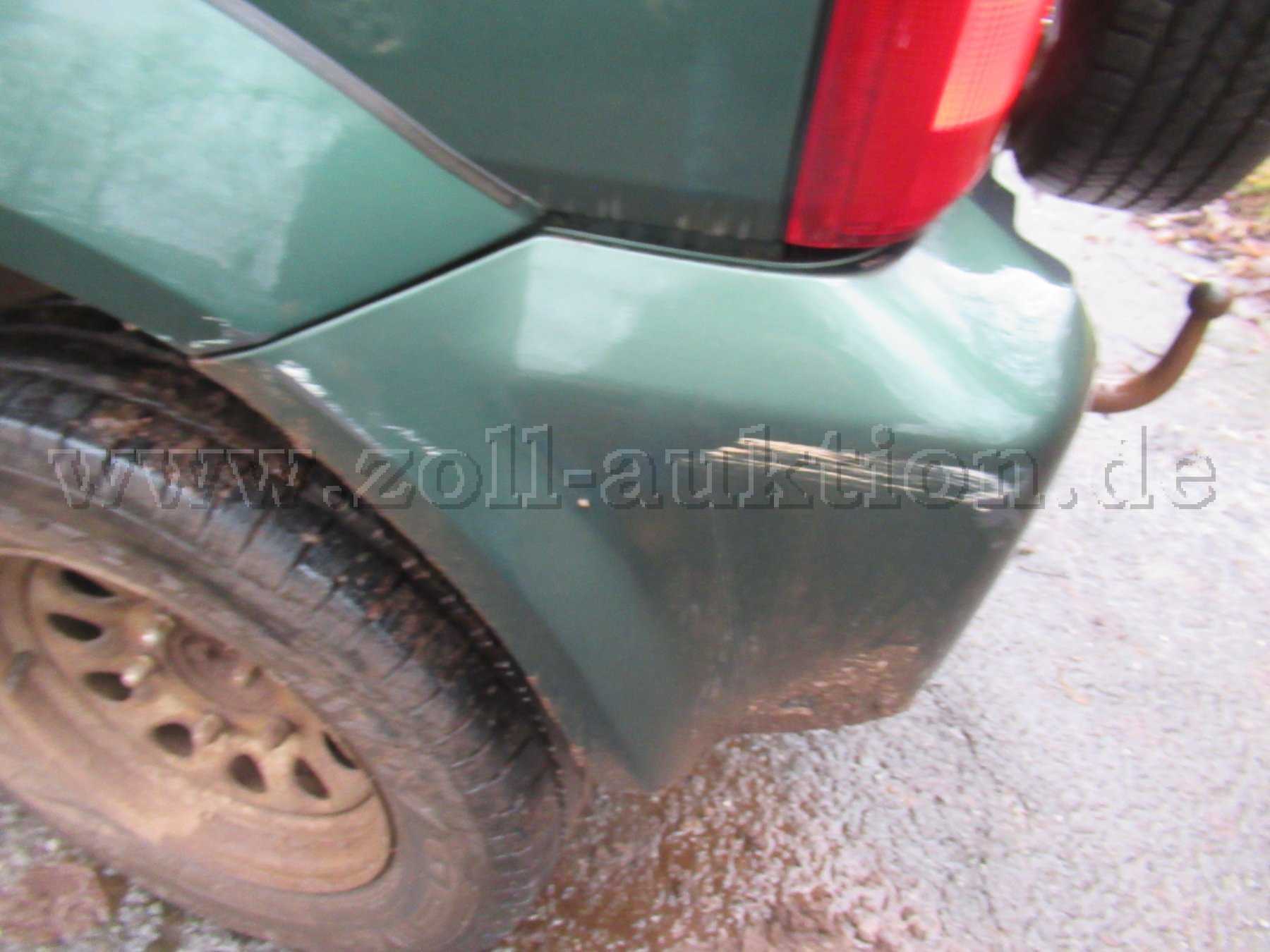 beschädigte Stoßstange