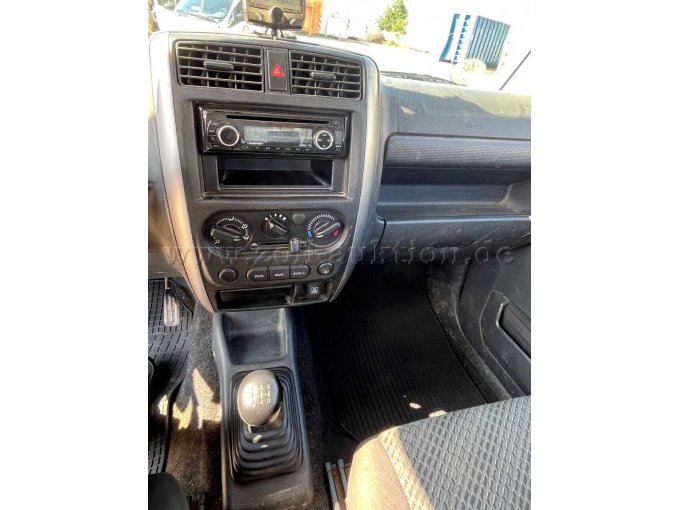 1 Suzuki Jimny 4x4 AHK 1,3L FJ 2017 – foto 13 – kavel bij Zoll-Auktion, Remscheid