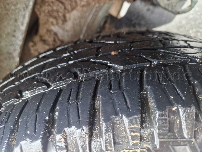 1 Suzuki Jimny Ranger mit kleinem Heinemann Kastenanhänger als Paket – foto 4 – kavel bij Zoll-Auktion, Bad Münstereifel