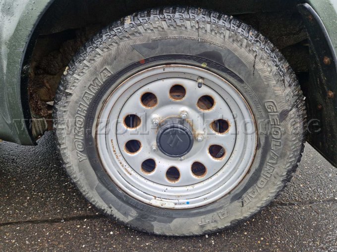 1 Suzuki Jimny Ranger mit kleinem Heinemann Kastenanhänger als Paket – foto 3 – kavel bij Zoll-Auktion, Bad Münstereifel