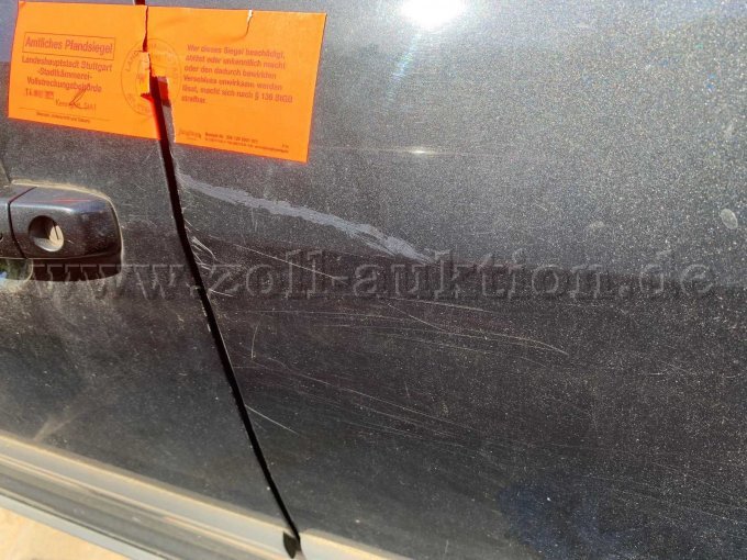 20-Kratzer Einstiegsbereich Fahrer