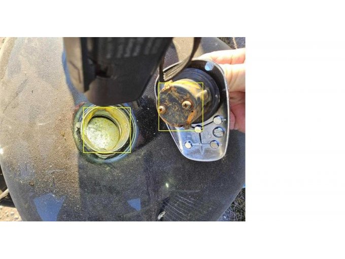 Kraftstofftank und Tankdeckel angerostet