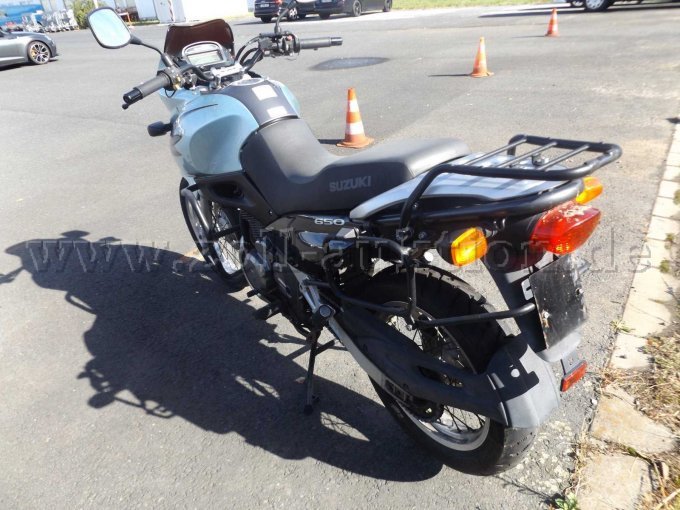 1 Suzuki XF 650 – foto 10 – kavel bij Zoll-Auktion, Frankfurt am Main