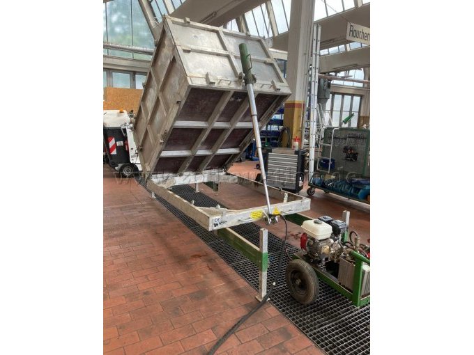 Container gekippt