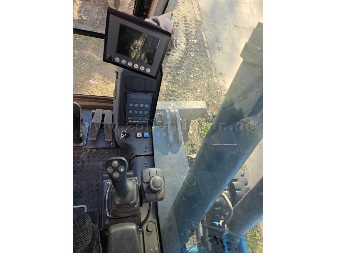 Fahrerkabine des TEREX FUCHS Baggers MHL 320