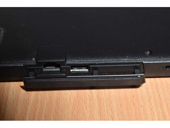 RRA MOBILE 360-11V3 – 29.5 cm ( 11.6″ ) Multi-Touch
Ansicht von der Seite