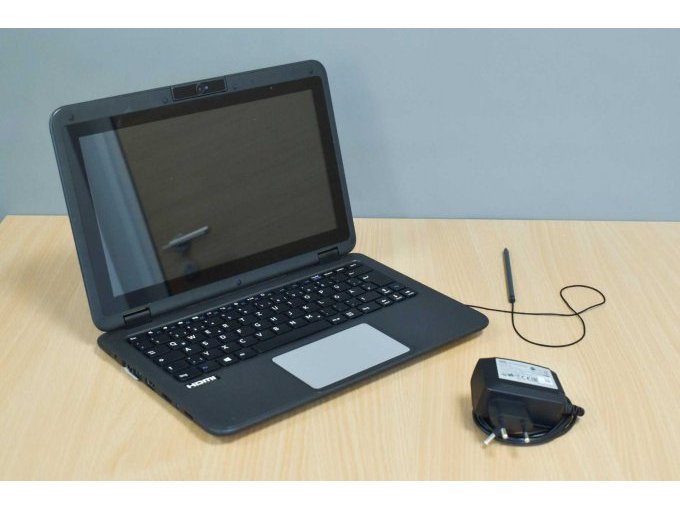 Terra Mobile Pad 360-11 N3010
geöffnet mit Stift und Netzteil