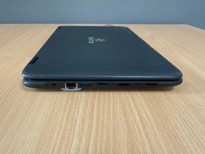 TERRA MOBILE PAD 360-11 N3010 29.5 cm ( 11.6" ) Multi-Touch
Ansicht von der Seite geschlossen
