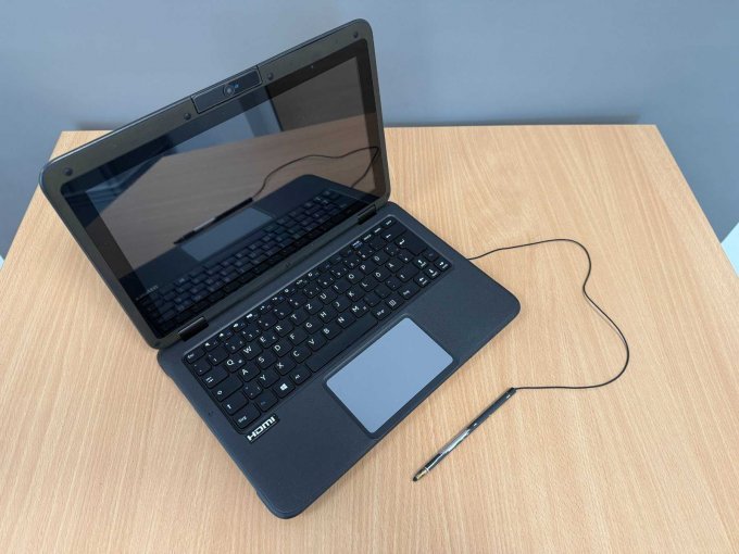 TERRA MOBILE PAD 360-11 N3010 29.5 cm ( 11.6" ) Multi-Touch
Ansicht geöffnet
