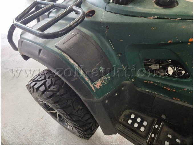 Lackabplatzer vorne links