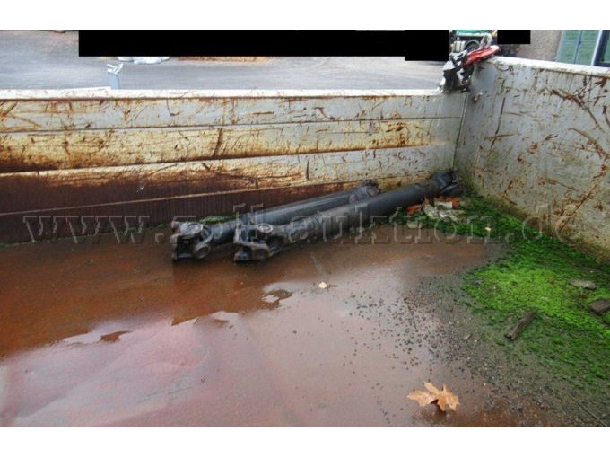 Bild 20 Ansicht Ladefläche, Gelenkwelle beiliegend