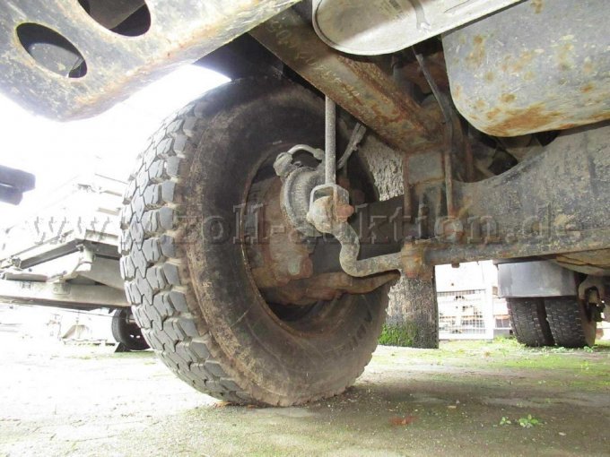 Bild 13 Bremsen vorne + hinten mit Korrosion bzw. Verschleiß. Korrosion an Rahmen, Aufbauten und Anbauteilen + Verstärkungen