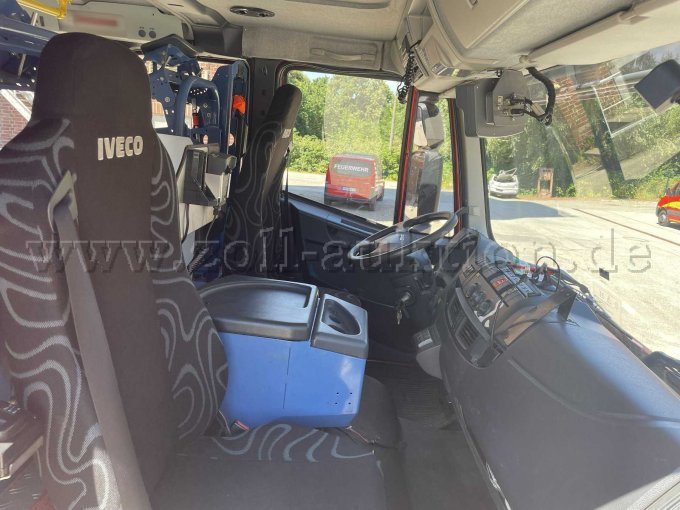 Cockpit 4