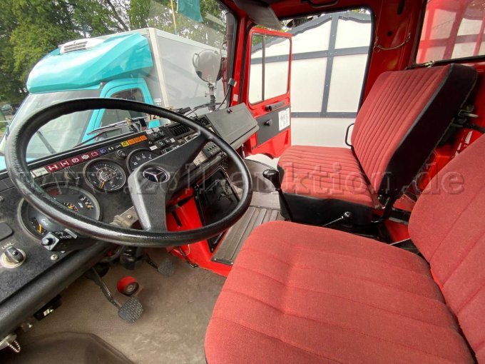 1 TLF 2000 (TLF 8/18) Daimler-Benz Unimog U 1300 L, opbouw van Schlingmann – foto 11 – kavel bij Zoll-Auktion, Versmold