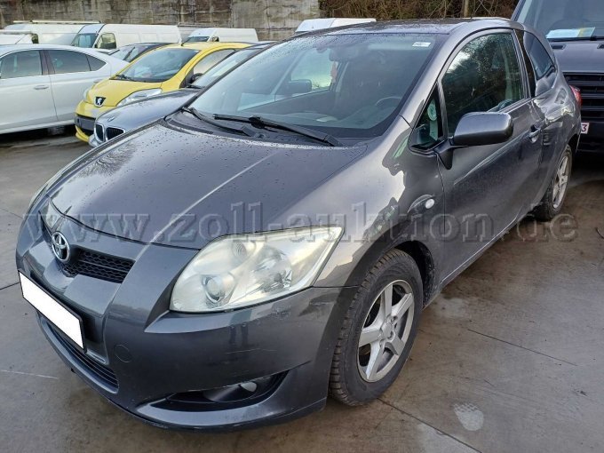 Toyota Auris - vorne links