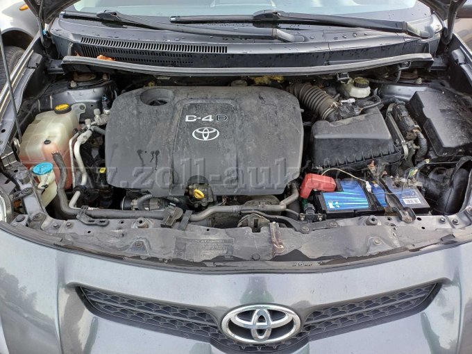 Toyota Auris - Motorraum