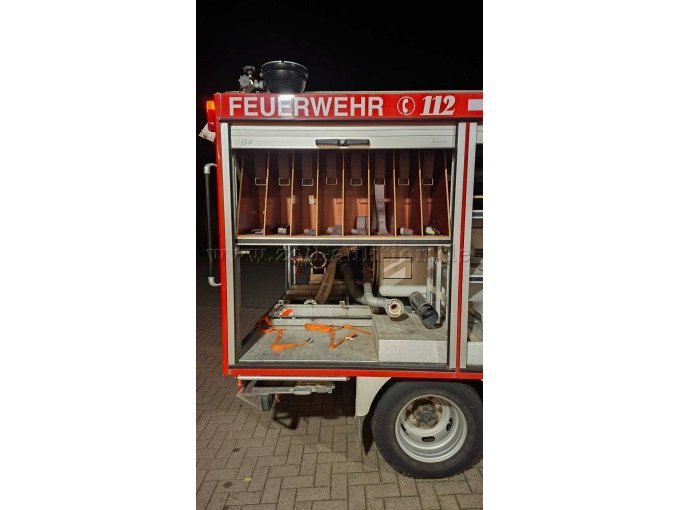 Rechter Geräteraum hinten