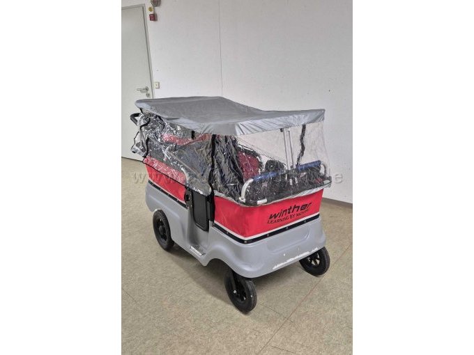 Komplettansicht mit Regenverdeck