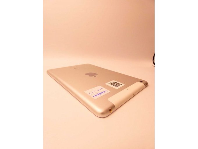 IPad Mini 2_ Ansicht auf obere Seite/ obere rechte Ecke/ rechte Seite