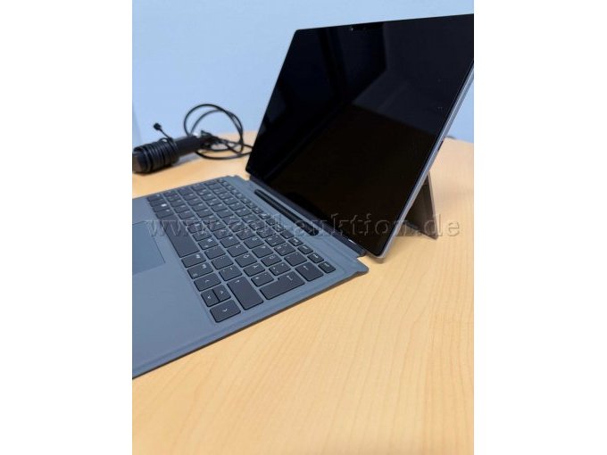 Tablet im Stand