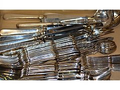 1 Tafelbesteck
Robbe & Berking
versilbert 150/-