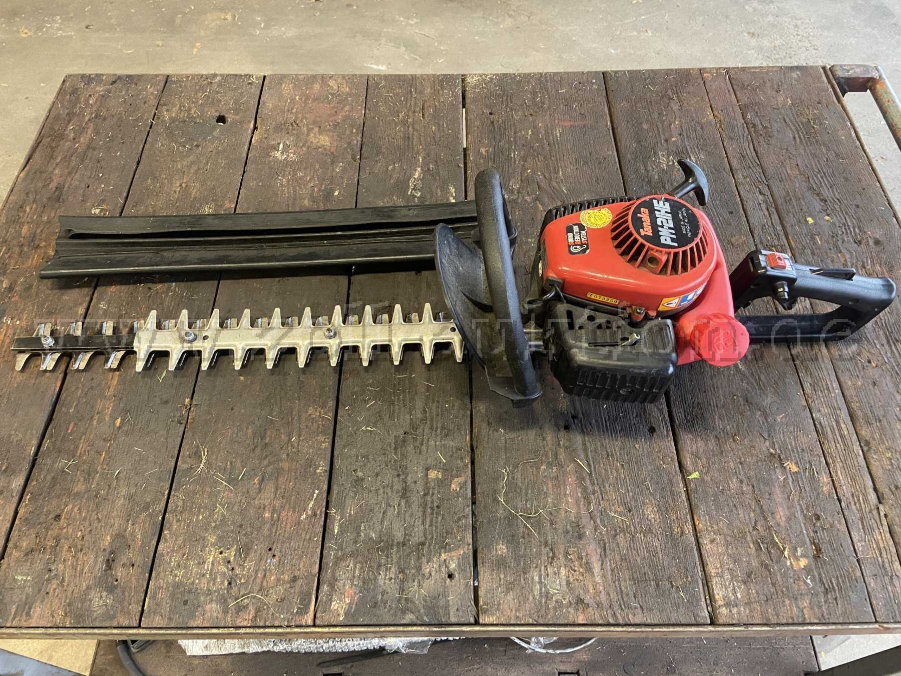 Tanaka Heckenschere, Seitenansicht von links