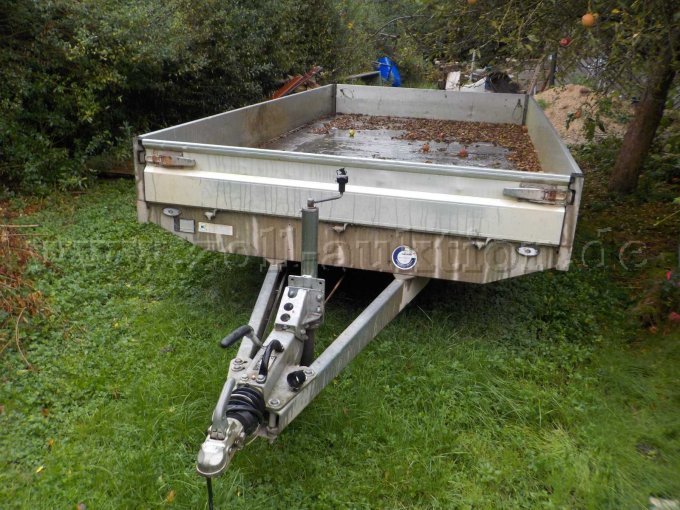 Frontansicht Anhänger