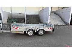 Tandem Absenkanhänger linke Seite