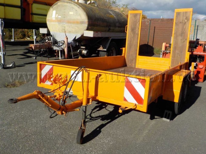 Frontansicht Tieflader