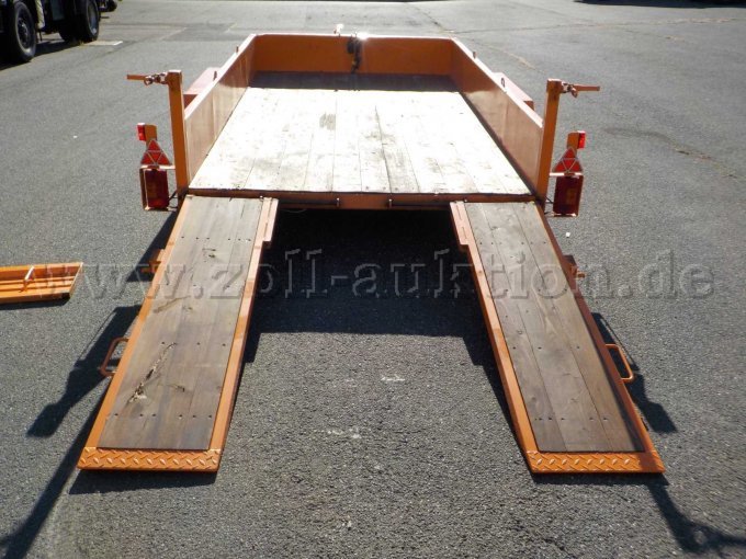 Heckansicht Tieflader