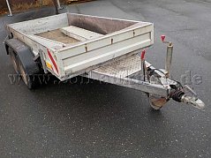 Front- und Seitenansicht Anhänger