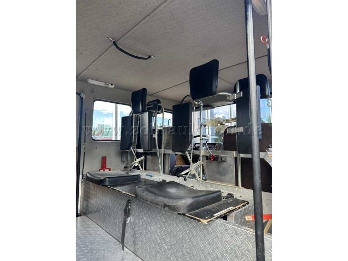 Sitzbank 1 mit PA-Halterungen